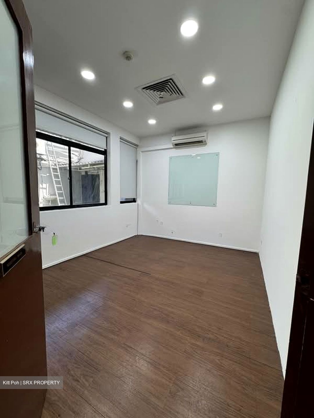 Golden Sultan Plaza (D7), Office #553843451